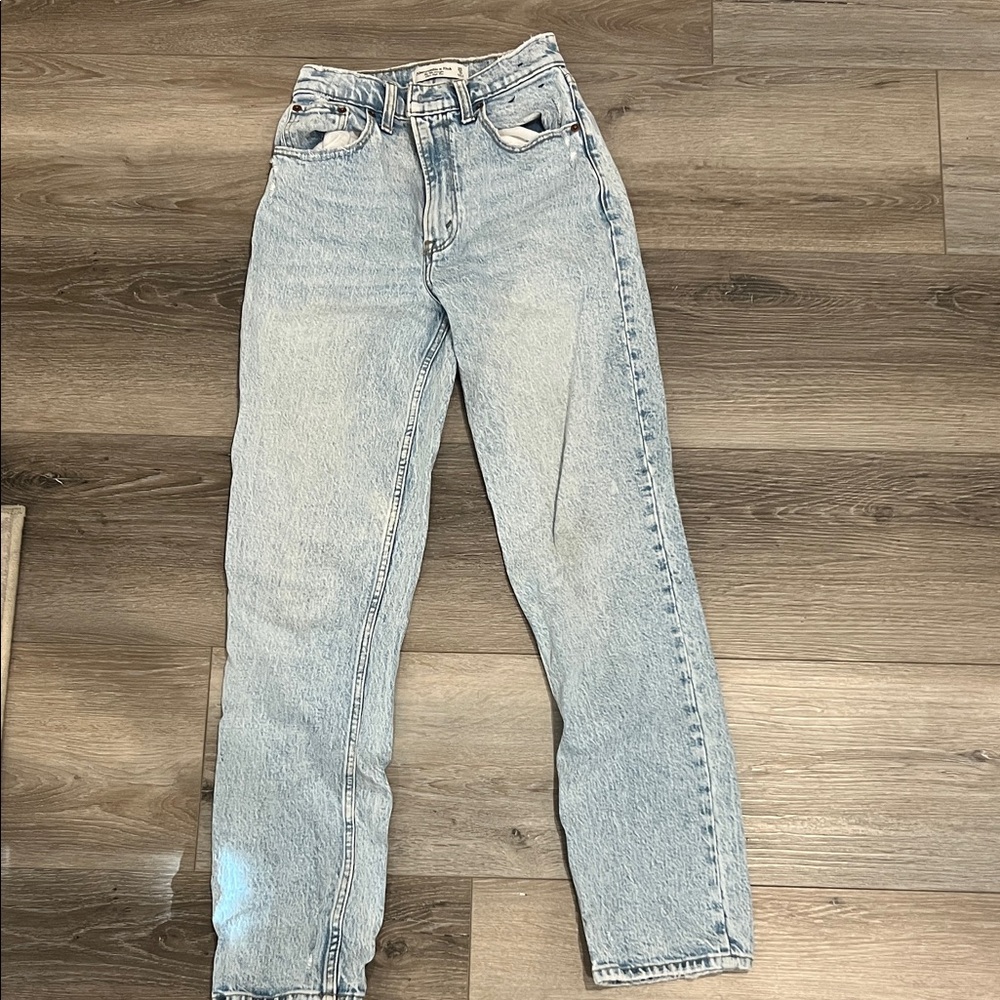 Abercrombie & Fitch Light Wash Womens Jeans